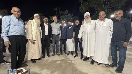 عقد راية الاصلاح في مسجد النور في حي الواحة الخضراء في اللد